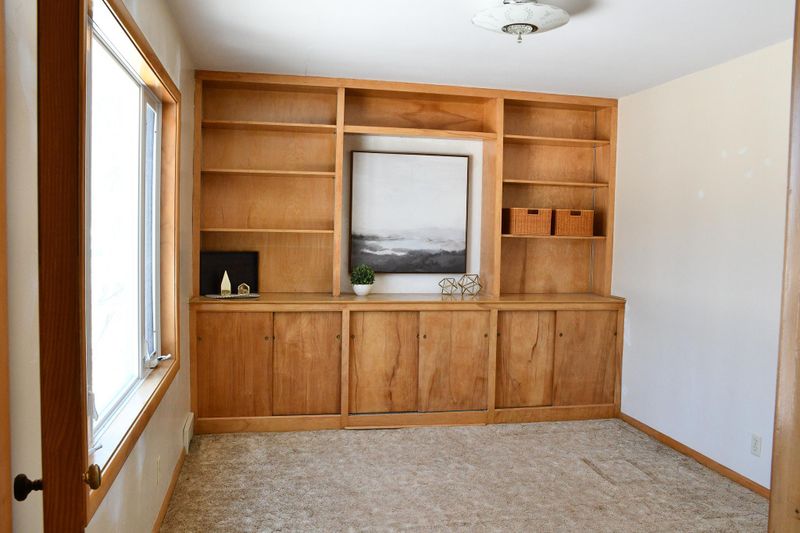 1102 Grand Ave, Worthington, MN 56187