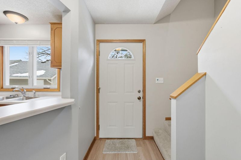 618 Oak Park Ln, Hopkins, MN 55343