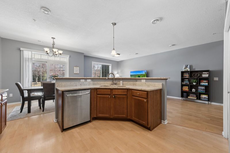 139 Stallion Ln, Circle Pines, MN 55014