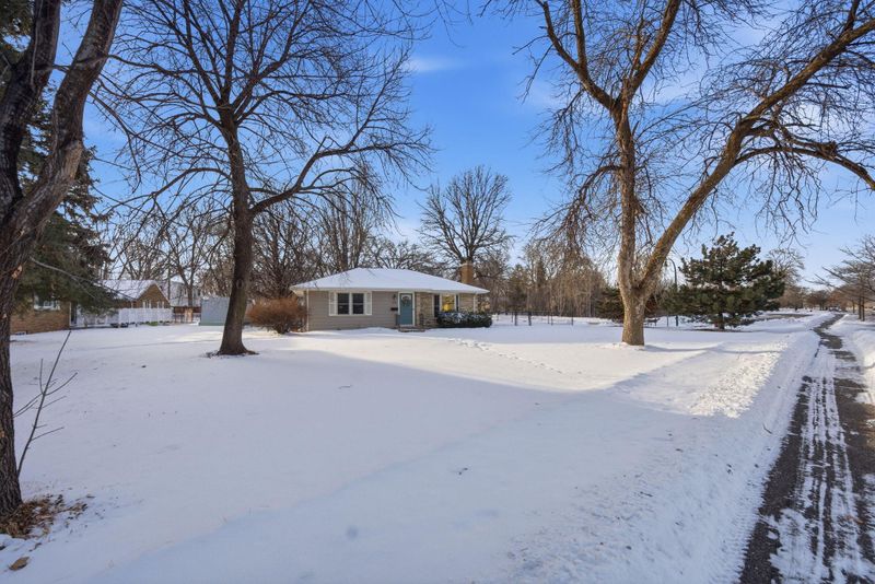 4711 Lakeland Ave N, Crystal, MN 55429