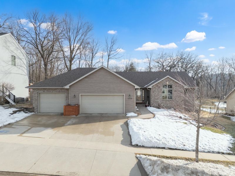1120 Glendale Hills Dr NE, Rochester, MN 55906