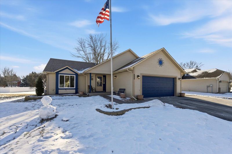 9141 Sierra Rd, Woodbury, MN 55125