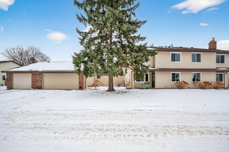 9192 Indian Blvd S, Cottage Grove, MN 55016