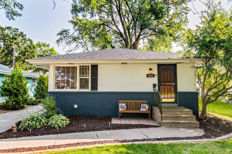 3653 Roosevelt St NE, Saint Anthony, MN 55418