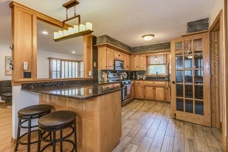 3653 Roosevelt St NE, Saint Anthony, MN 55418