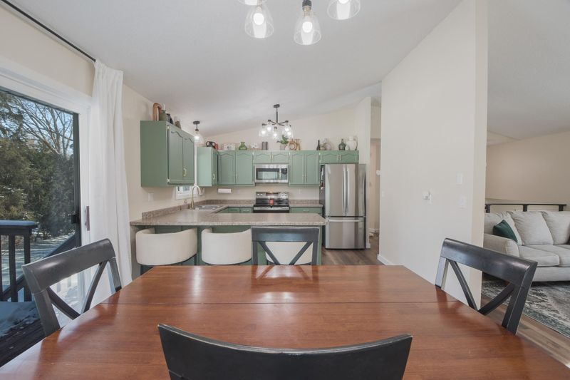 233 Pleasant Ridge Dr, Sauk Rapids, MN 56379