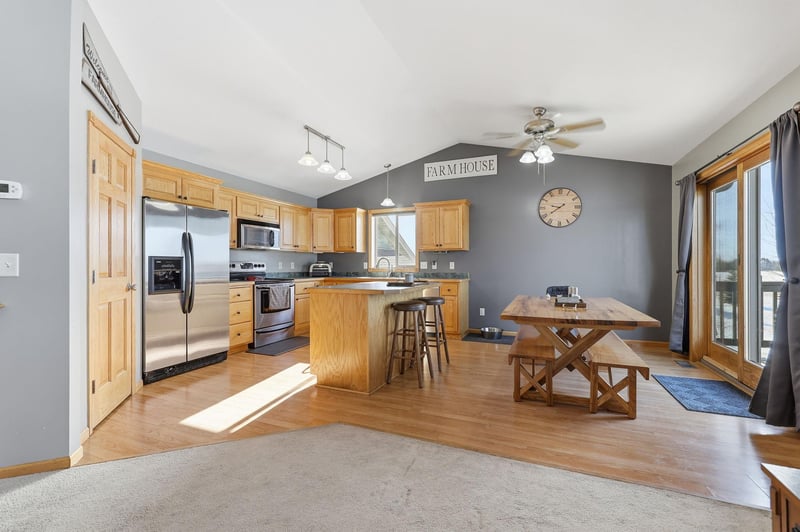 55032 Rock Prairie Ln, Rush City, MN 55069