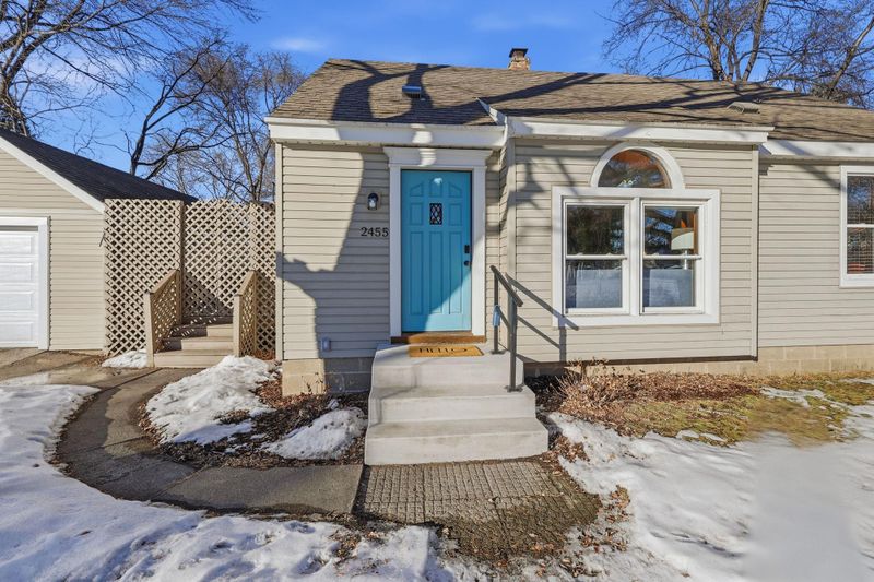 2455 Woodale Dr, Mounds View, MN 55112