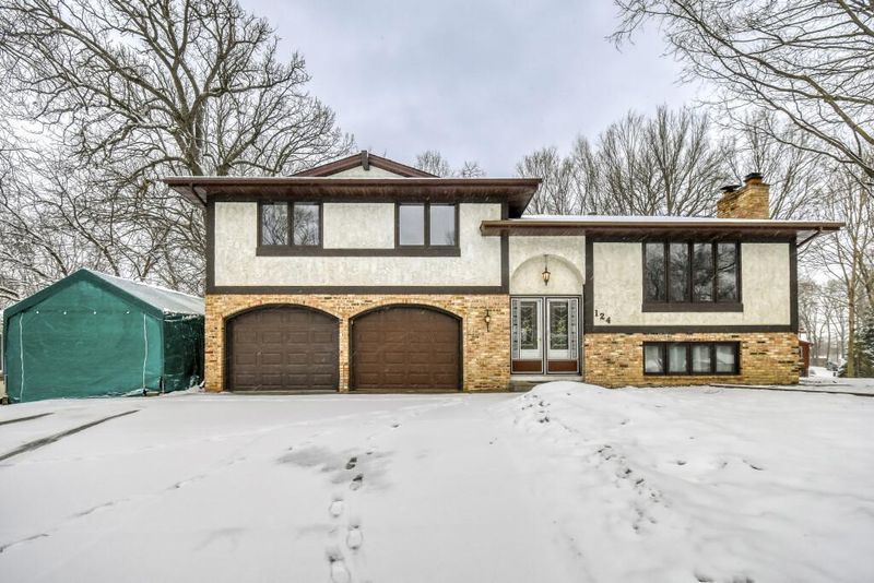 124 Oak Ridge Dr, Delano, MN 55328