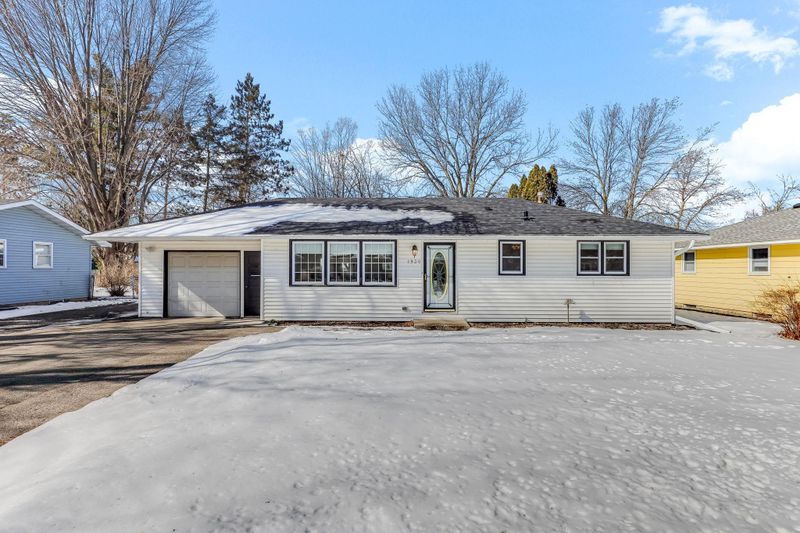 1930 Maple St, Hastings, MN 55033