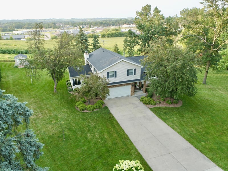 17849 Wedgewood Dr, Zumbrota, MN 55992