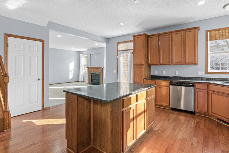 1763 Switchgrass Ct, Shakopee, MN 55379