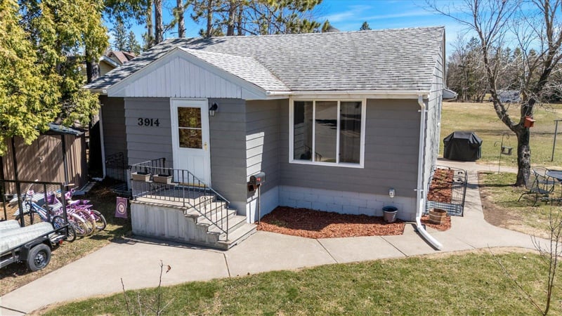 3914 5th Ave E, Hibbing, MN 55746