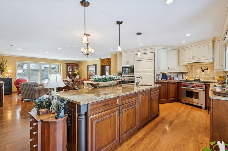 8725 Sandro Rd, Bloomington, MN 55438
