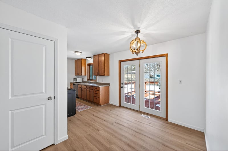 531 Nelson Ln, Center City, MN 55012