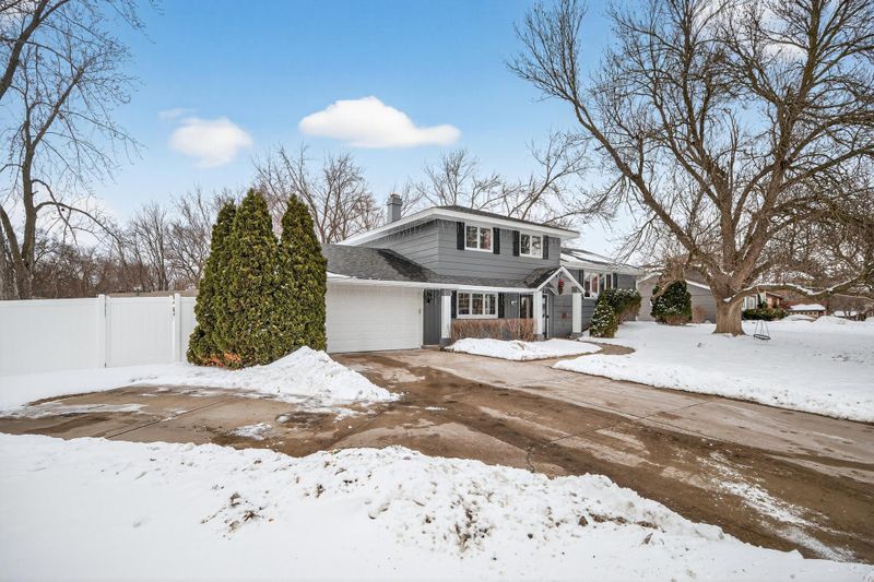 3308 E 125th St, Burnsville, MN 55337