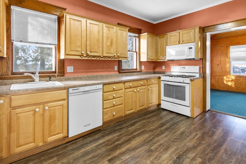 6494 School St, Finlayson, MN 55735