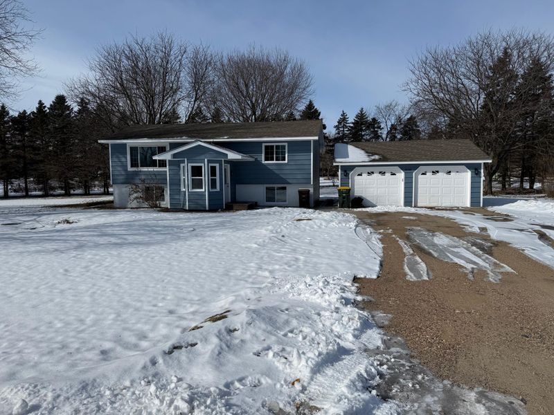 8689 Darlington Ave NE, Monticello, MN 55362