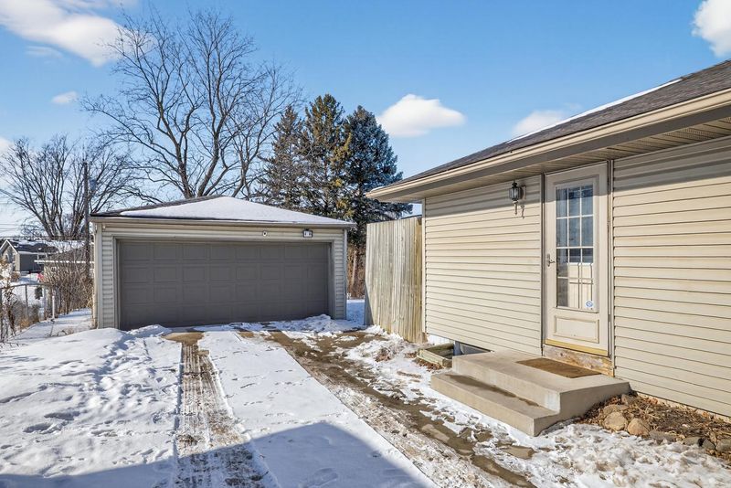 2111 15th Ave NW, Rochester, MN 55901