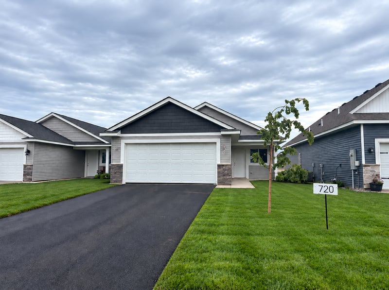 720 Cherrywood Ln NE, Isanti, MN 55040