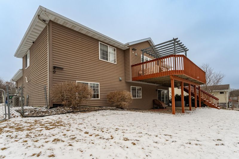 4408 6th St NW, Rochester, MN 55901