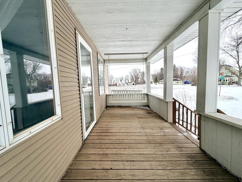 211 N Grove St, Okabena, MN 56161