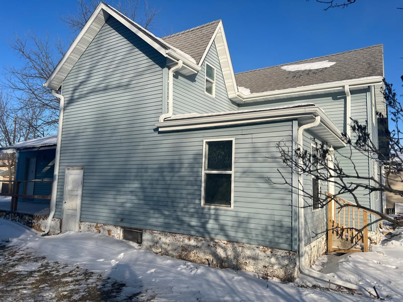408 2nd St, Lyle, MN 55953