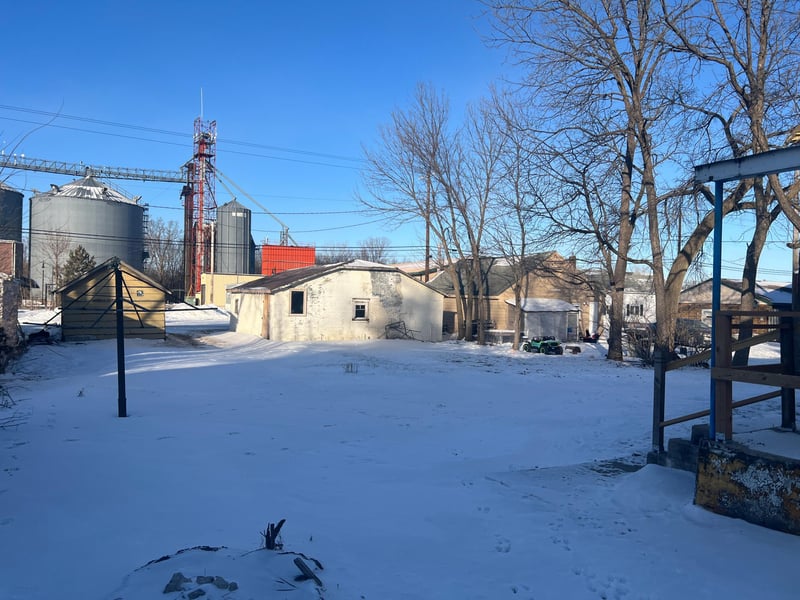 408 2nd St, Lyle, MN 55953