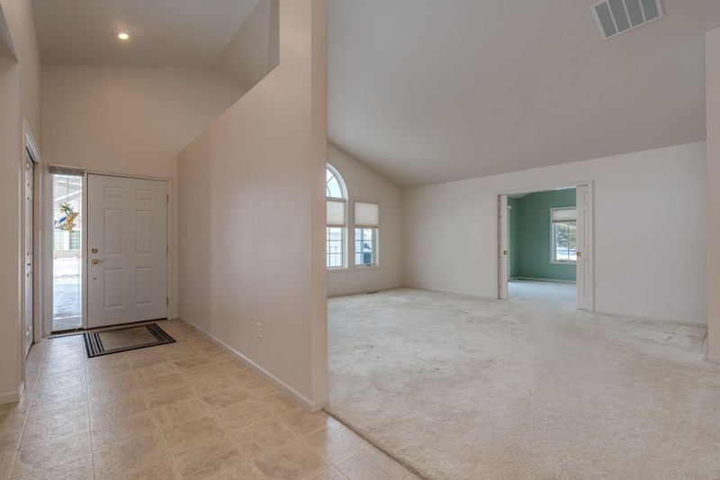 731 Grayhawk Cir, Mankato, MN 56001