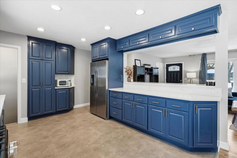13404 34th Ave N, Plymouth, MN 55441