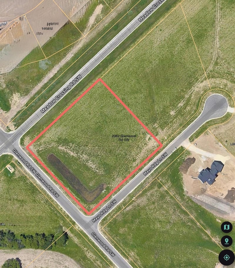 2962 Glenwood Rd SW, Rochester, MN 55902