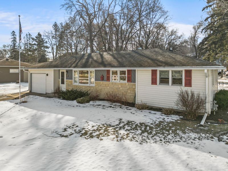 3429 Helen Ln, Red Wing, MN 55066