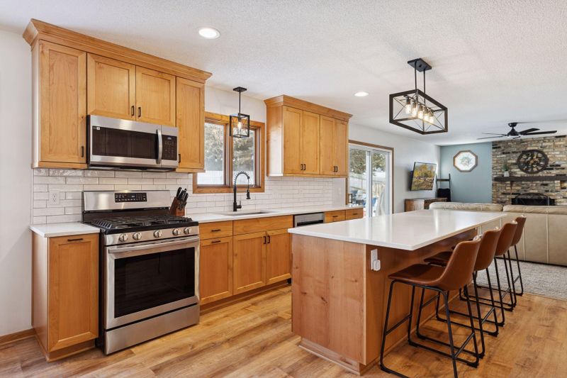 13817 James Ave S, Burnsville, MN 55337