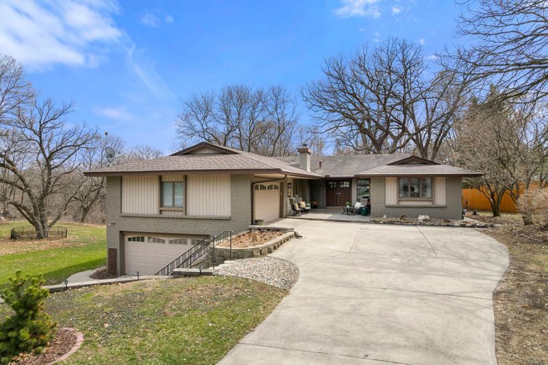 9506 Riverview Ave, Bloomington, MN 55425