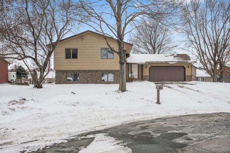 730 Menke Cir, Shakopee, MN 55379