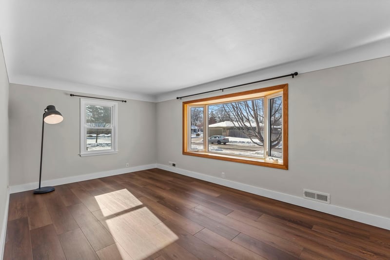 416 3rd Ave NE, Osseo, MN 55369