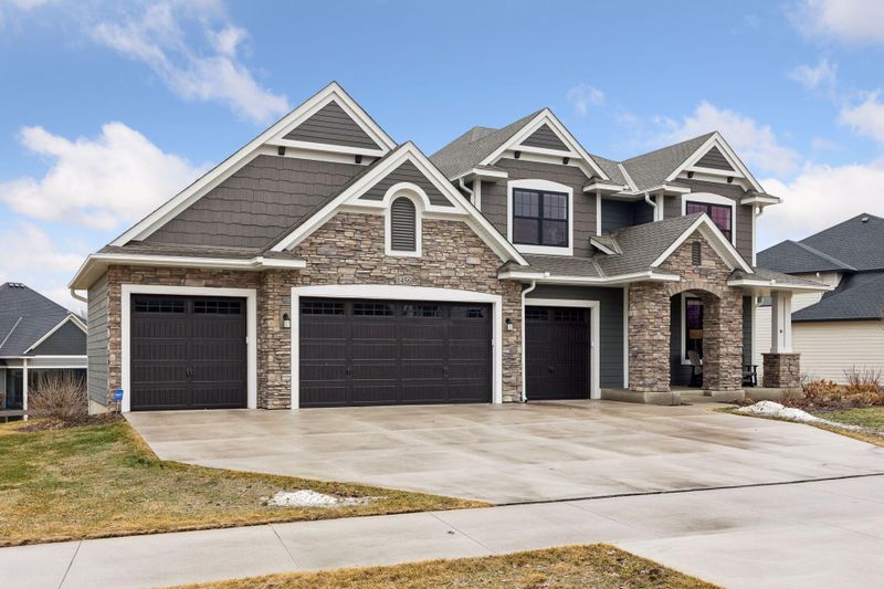 1456 Palmer Dr N, Lake Elmo, MN 55042