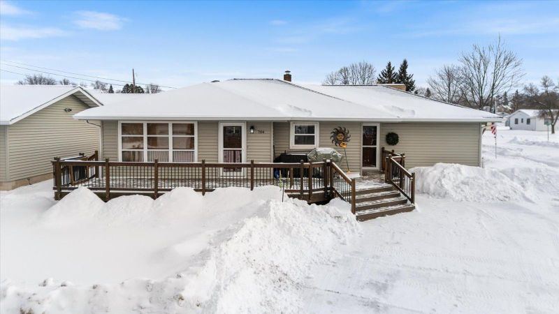 704 S 8th Ave W, Virginia, MN 55792