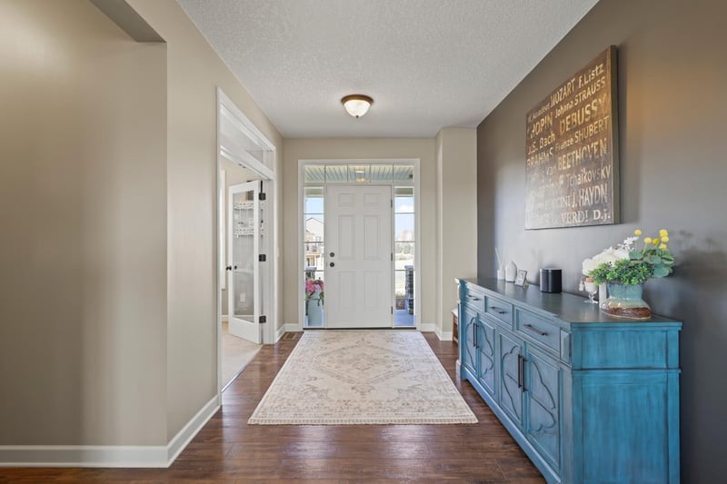 4377 Parkview Cir, Anoka, MN 55303