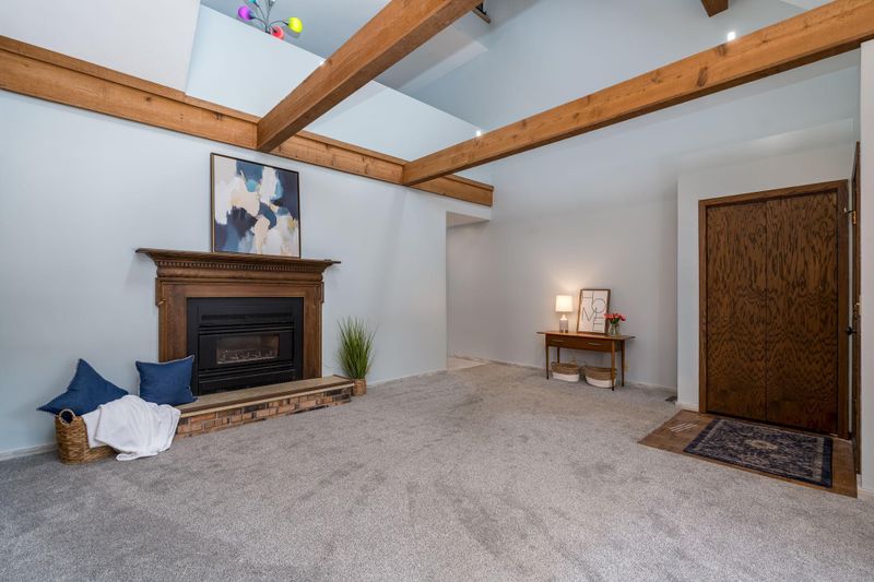 1607 Pleasant View Dr, North Mankato, MN 56003