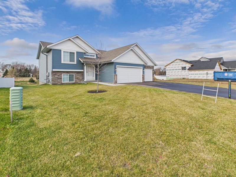 17775 Empire Trl, Lakeville, MN 55044