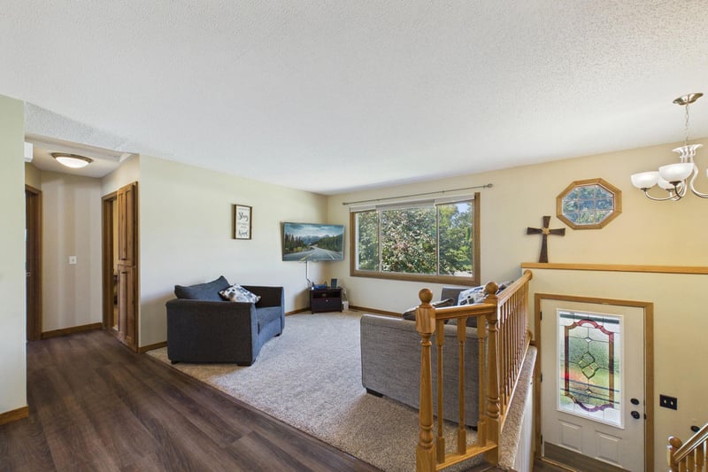 1823 Houle Cir, Hugo, MN 55038