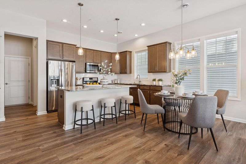 8060 Central Park Way N, Maple Grove, MN 55369