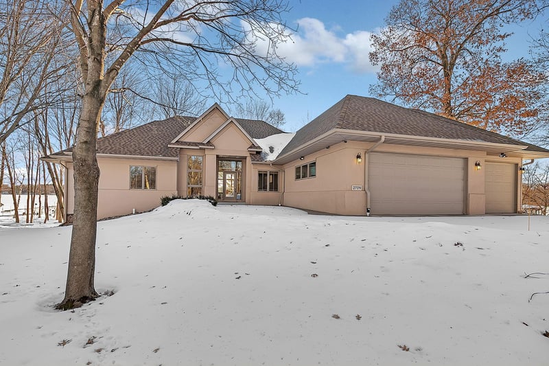 27179 Bayshore Dr, Isanti, MN 55040