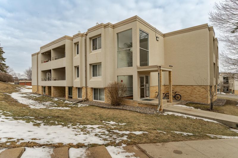 354 Elton Hills Dr NW #37, Rochester, MN 55901