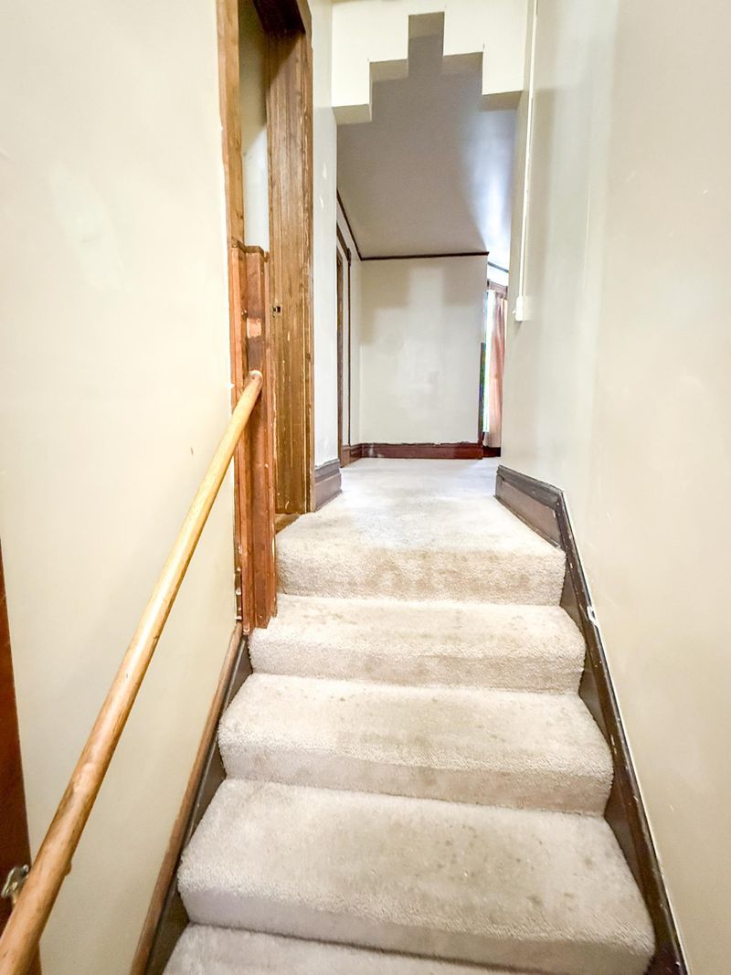 1034 Reaney Ave, Saint Paul, MN 55106