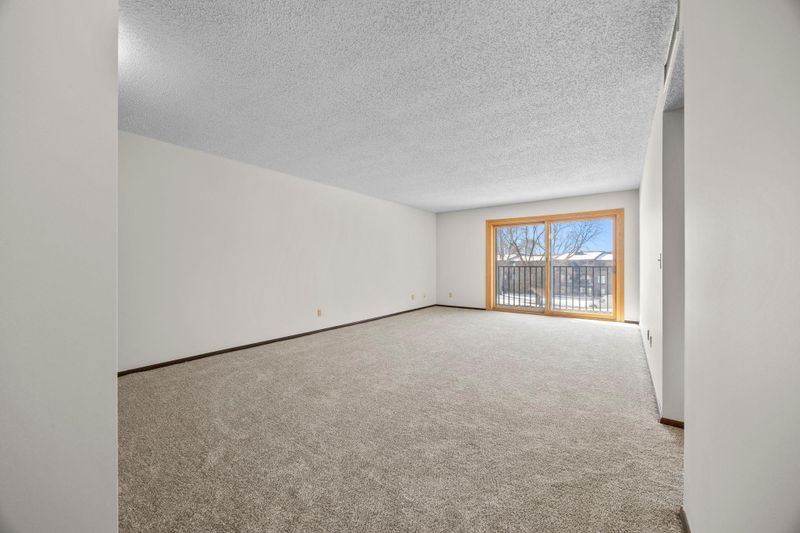 5120 W 102nd St #204, Bloomington, MN 55437