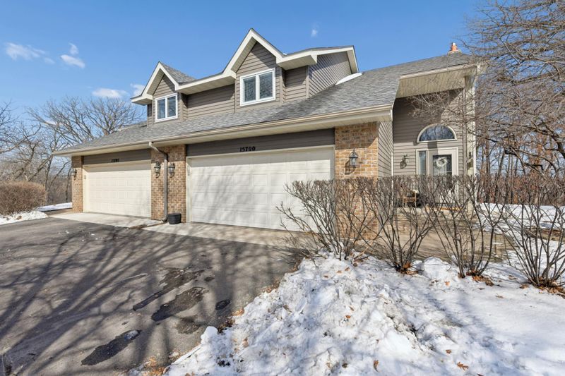 15700 Maple Island Ct, Burnsville, MN 55306