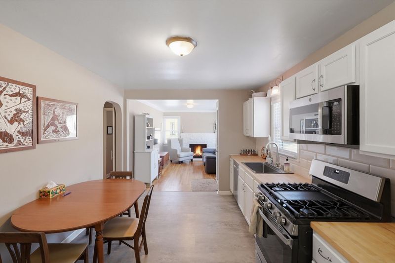 1064 Rose Ave E, Saint Paul, MN 55106