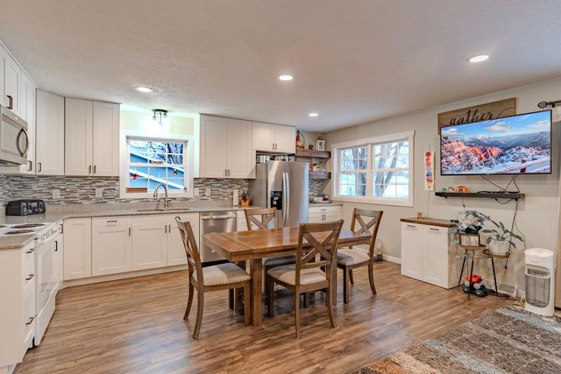 401 6th St SE, Little Falls, MN 56345